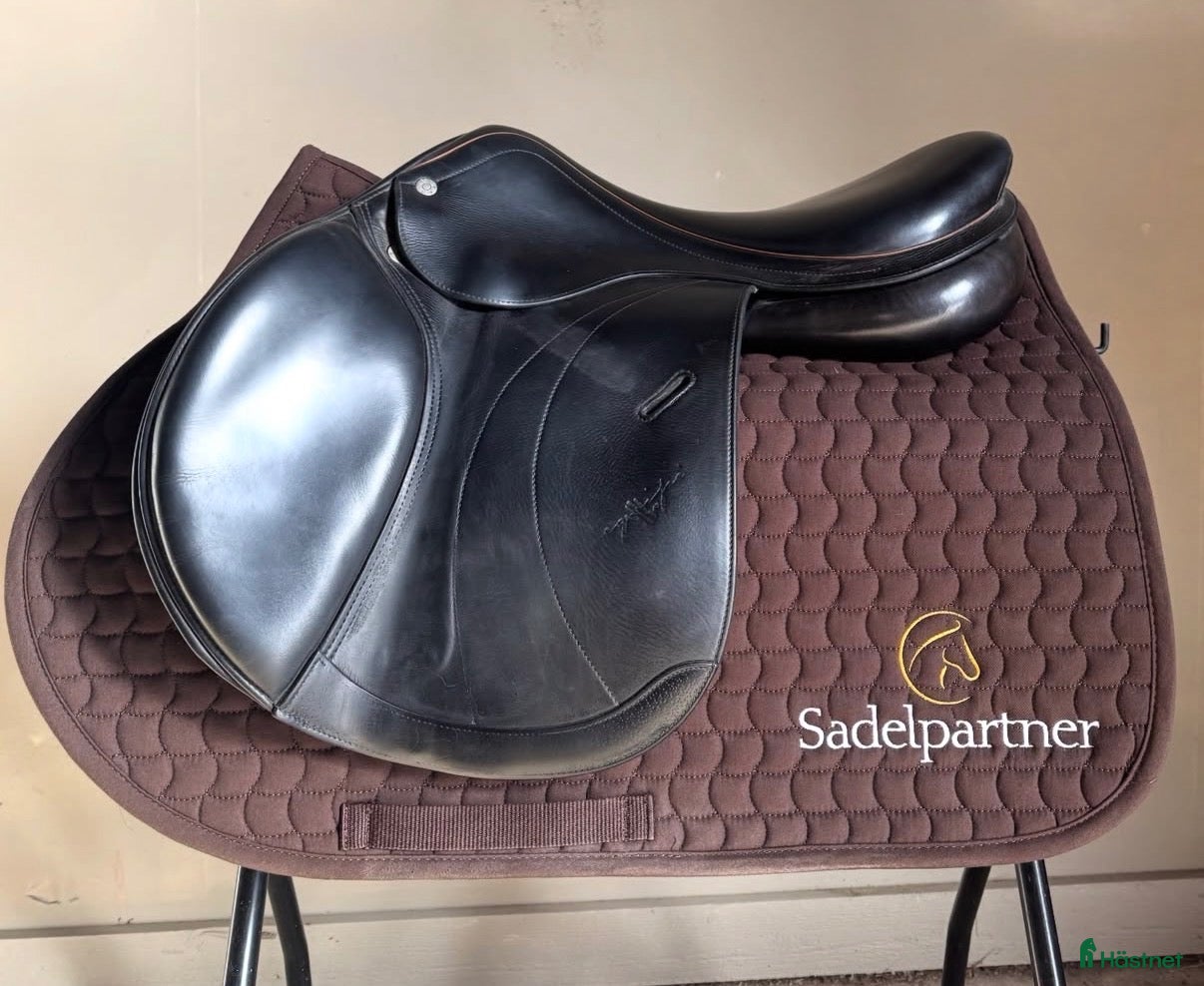 Sadlar hästutrustning Equipe Expression Linnea 17” - Annons 1