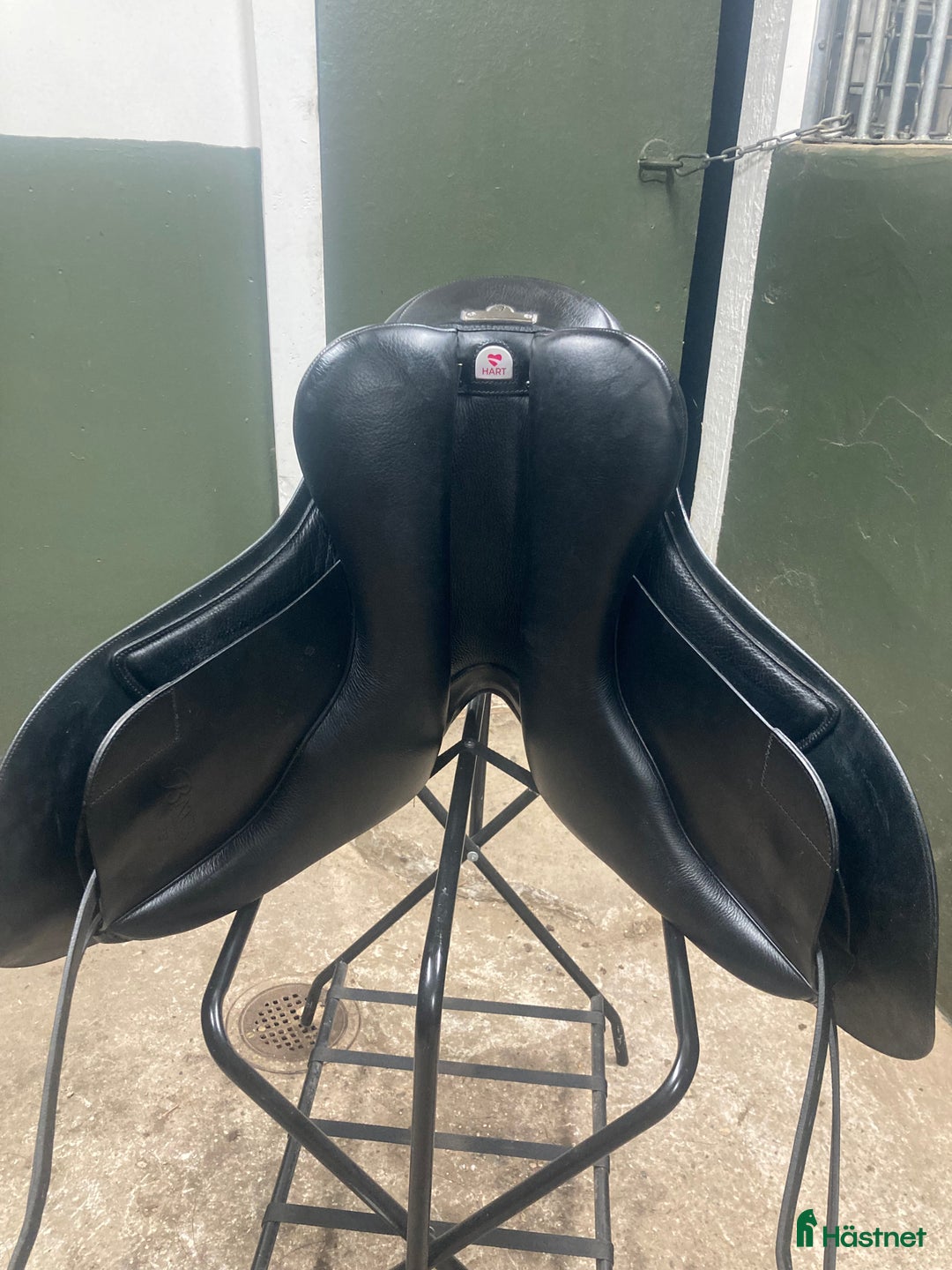 Sadlar hästutrustning till salu: Bates versa i Habo - Annons 4