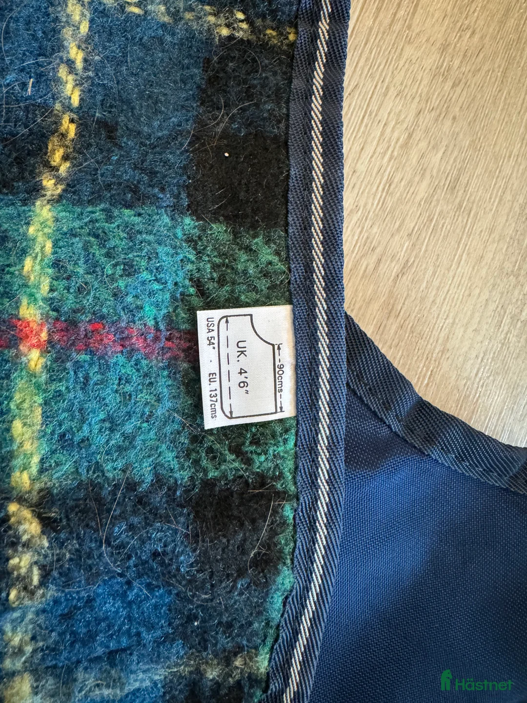 Täcken hästutrustning till salu: Fodrat ridtäcke i Sundsvall - Annons 3