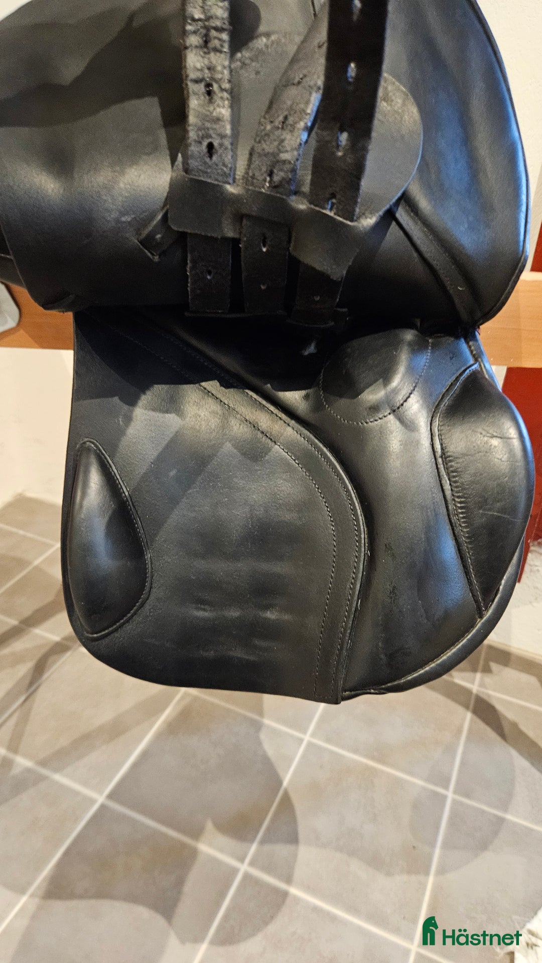 Sadlar hästutrustning till salu: Hoppsadel 16"34 Morris & Nolan i Eslöv - Annons 3