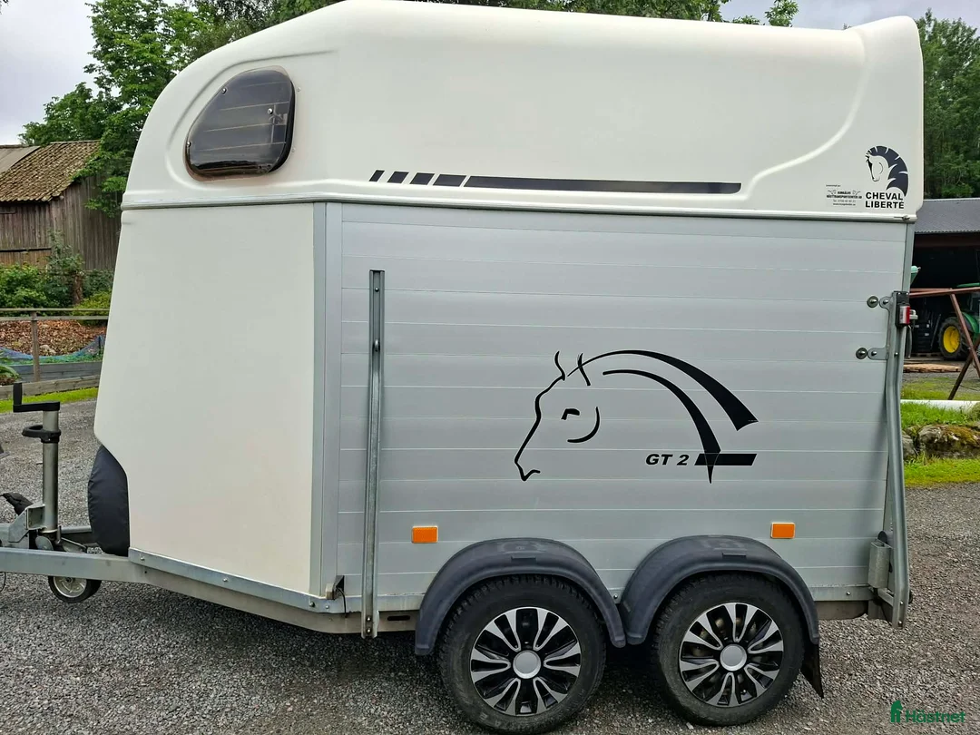 Hästtransporter  fordon & transport till salu: Cheval Aluline - Annons 1