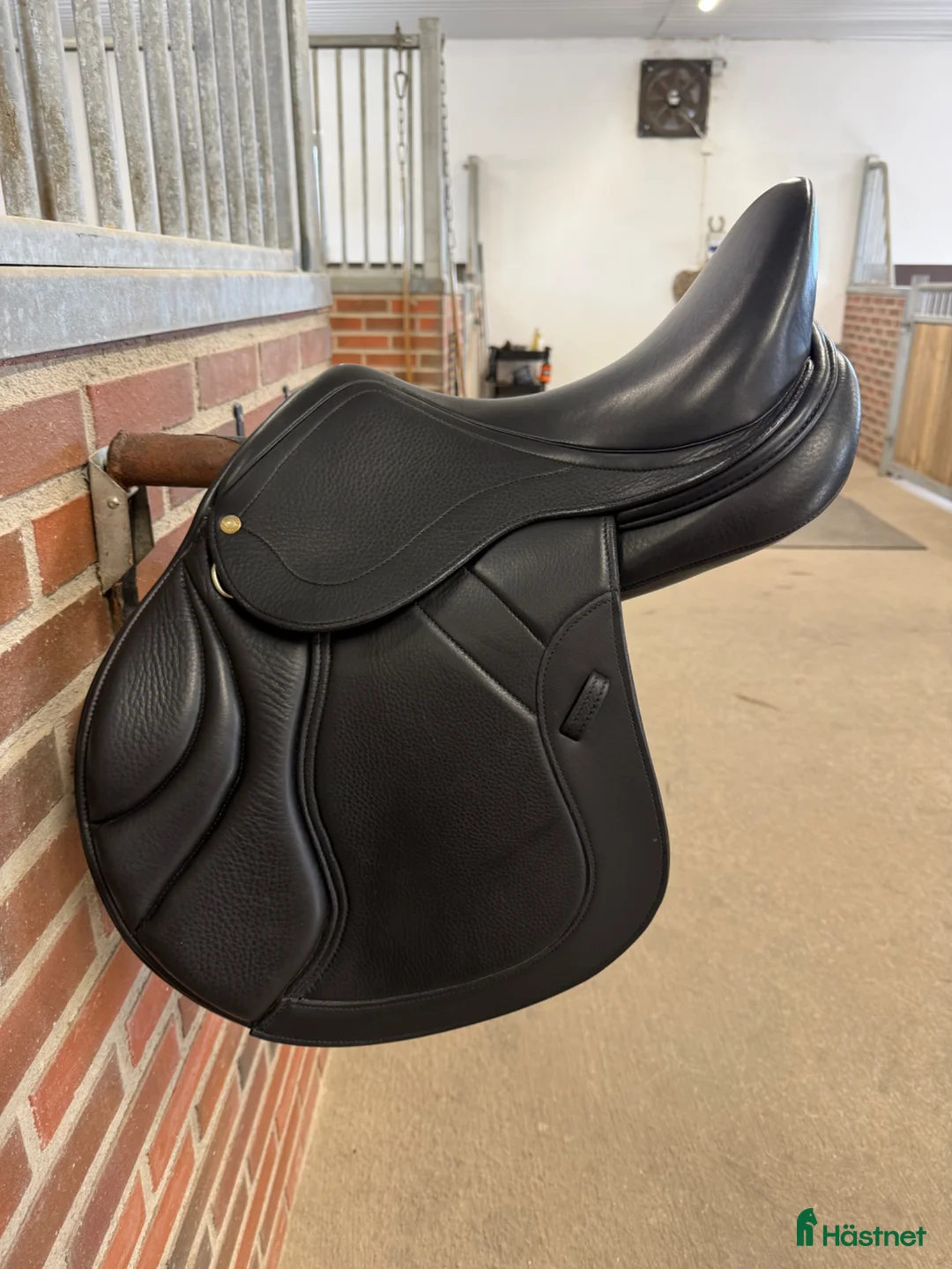Sadlar hästutrustning till salu: Hip Hopp köpt 2022 men i nyskick - Annons 1