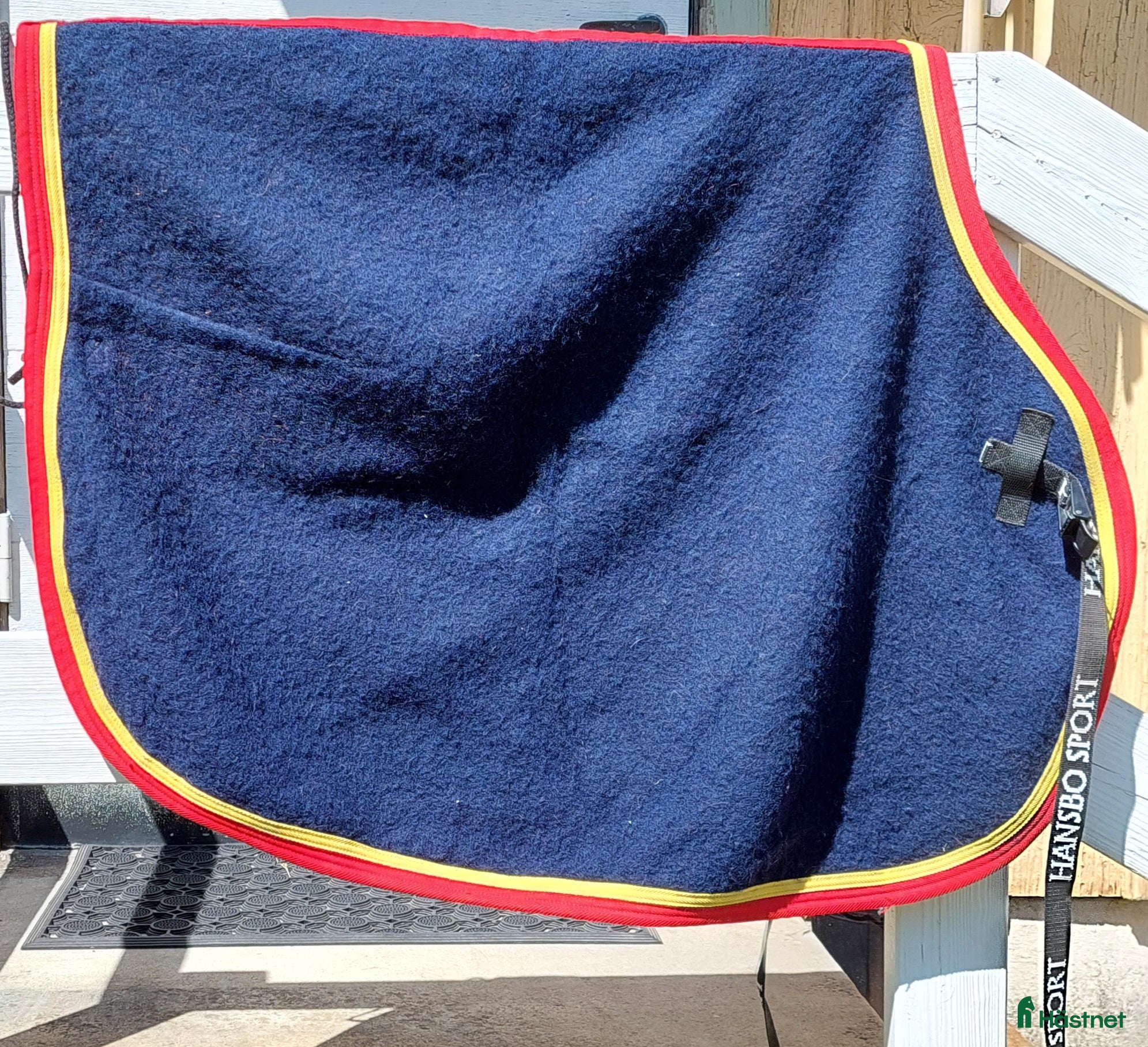 Täcken hästutrustning till salu: Ländtäcke ull i Veddige - Annons 4