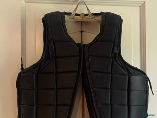 Säkerhetsvästar ryttarutrustning till salu: Racesafe ridväst i Norrköping - Annons 10