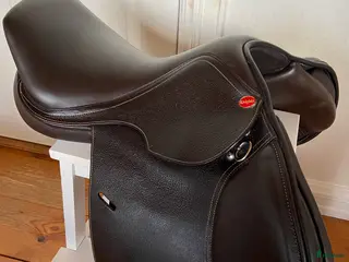 Sadlar hästutrustning Hoppsadel 15” Knights Robin Hood Elite - Annons 3