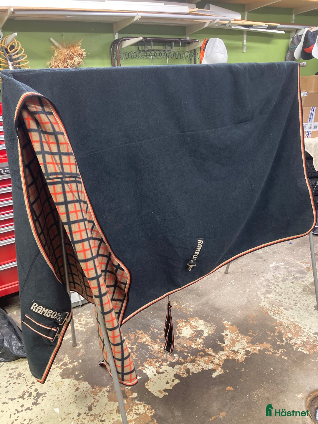 Täcken hästutrustning till salu: Rambo flecce täcke 155cm i Flen - Annons 1