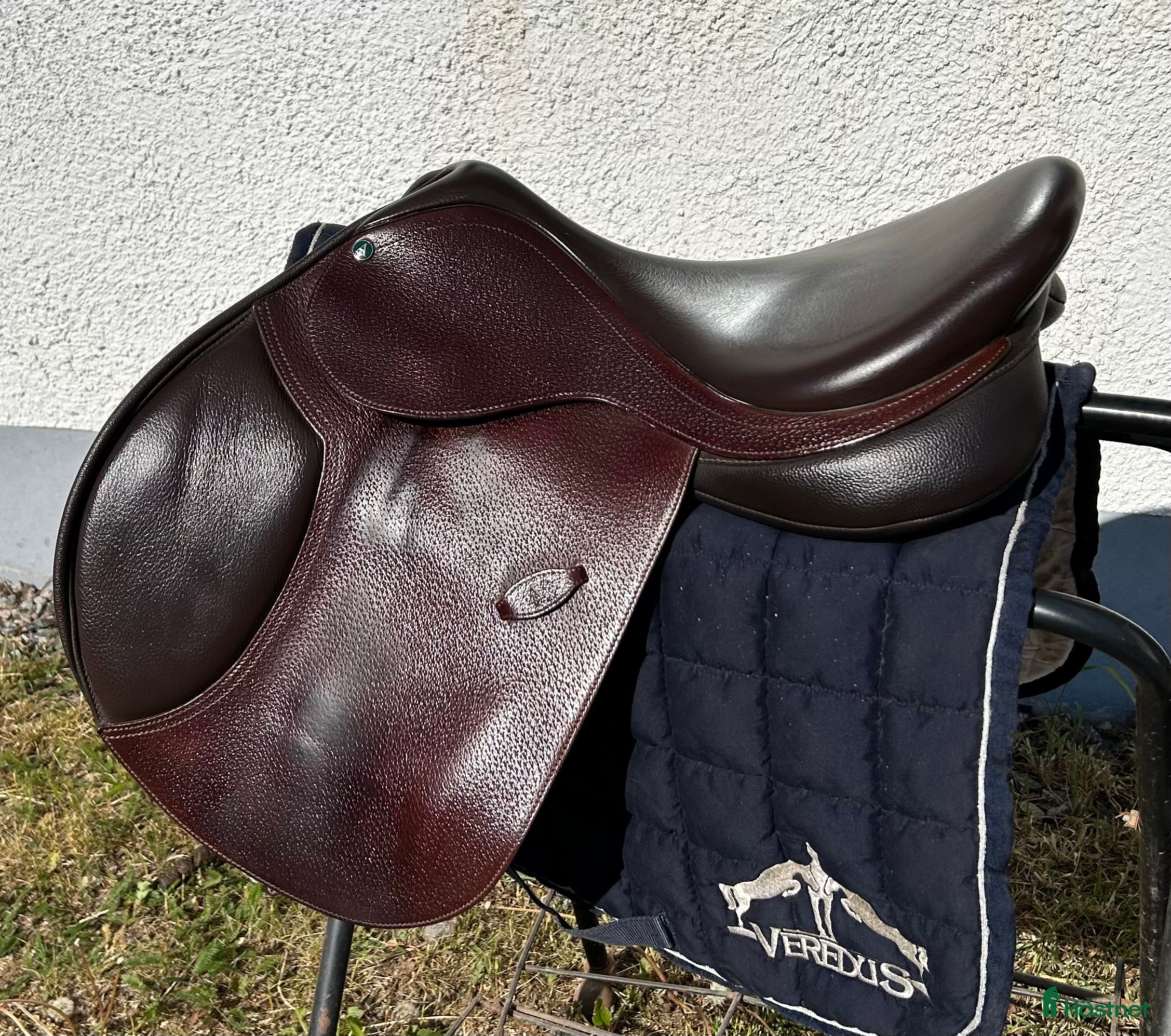 Sadlar hästutrustning till salu: Arena Jump 17’ Hoppsadel -brun i Trångsund - Annons 8