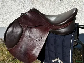 Sadlar hästutrustning Arena Jump 17’ Hoppsadel -brun i Trångsund - Annons 4