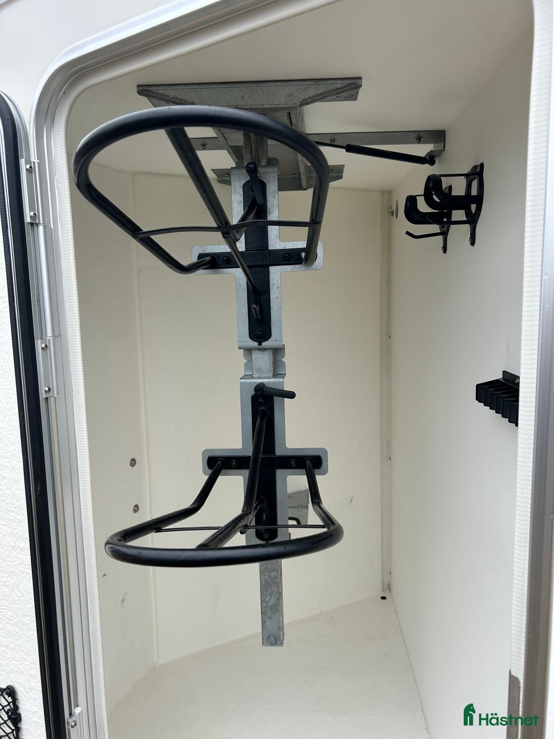 Hästtransporter  fordon & transport till salu: Nya Thule Exellent  i Teckomatorp - Annons 5