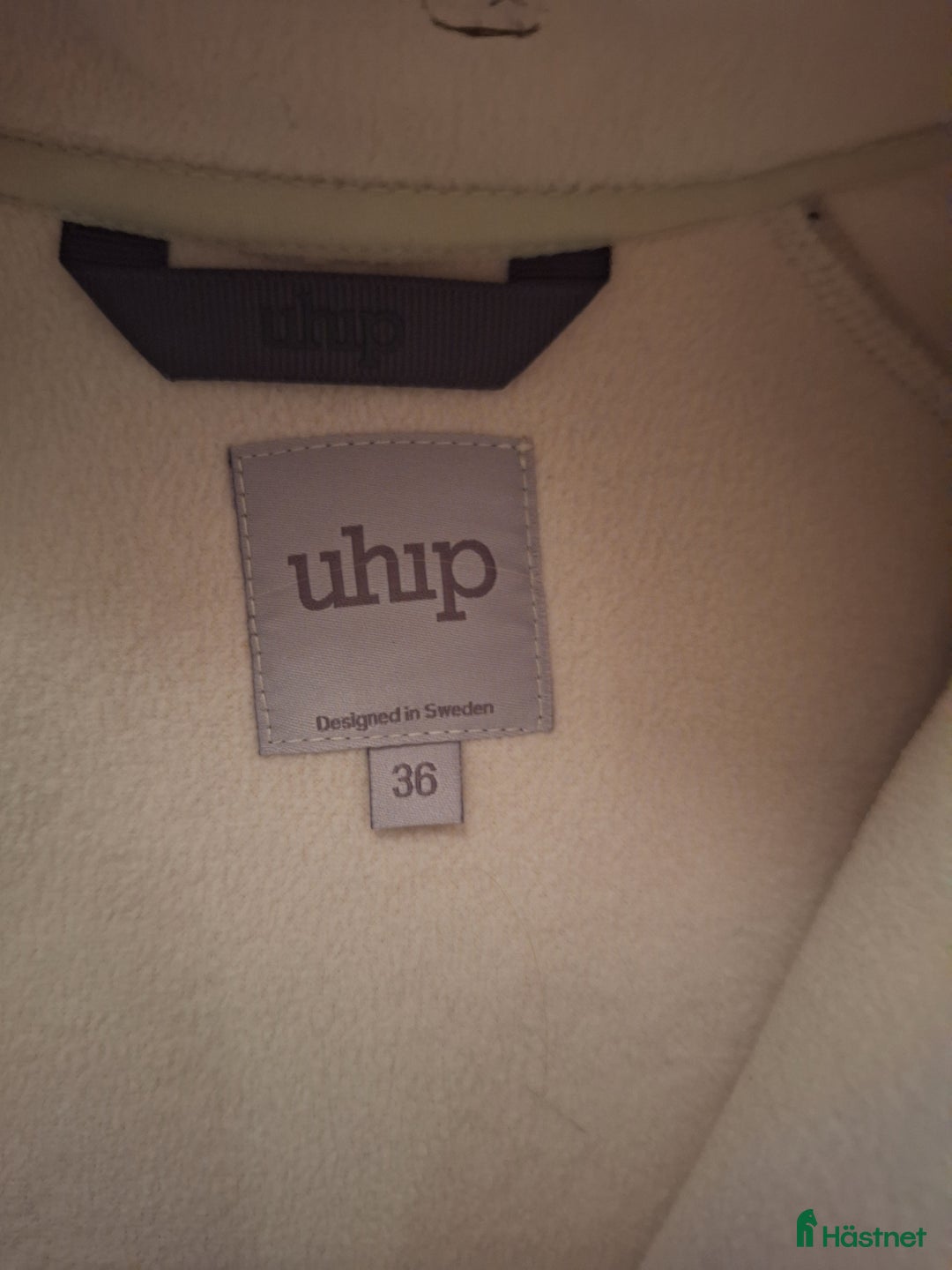 Jackor & Kavajer ryttarutrustning till salu: Nyskick Uhip cozy pilé stl 36 i Falun - Annons 3