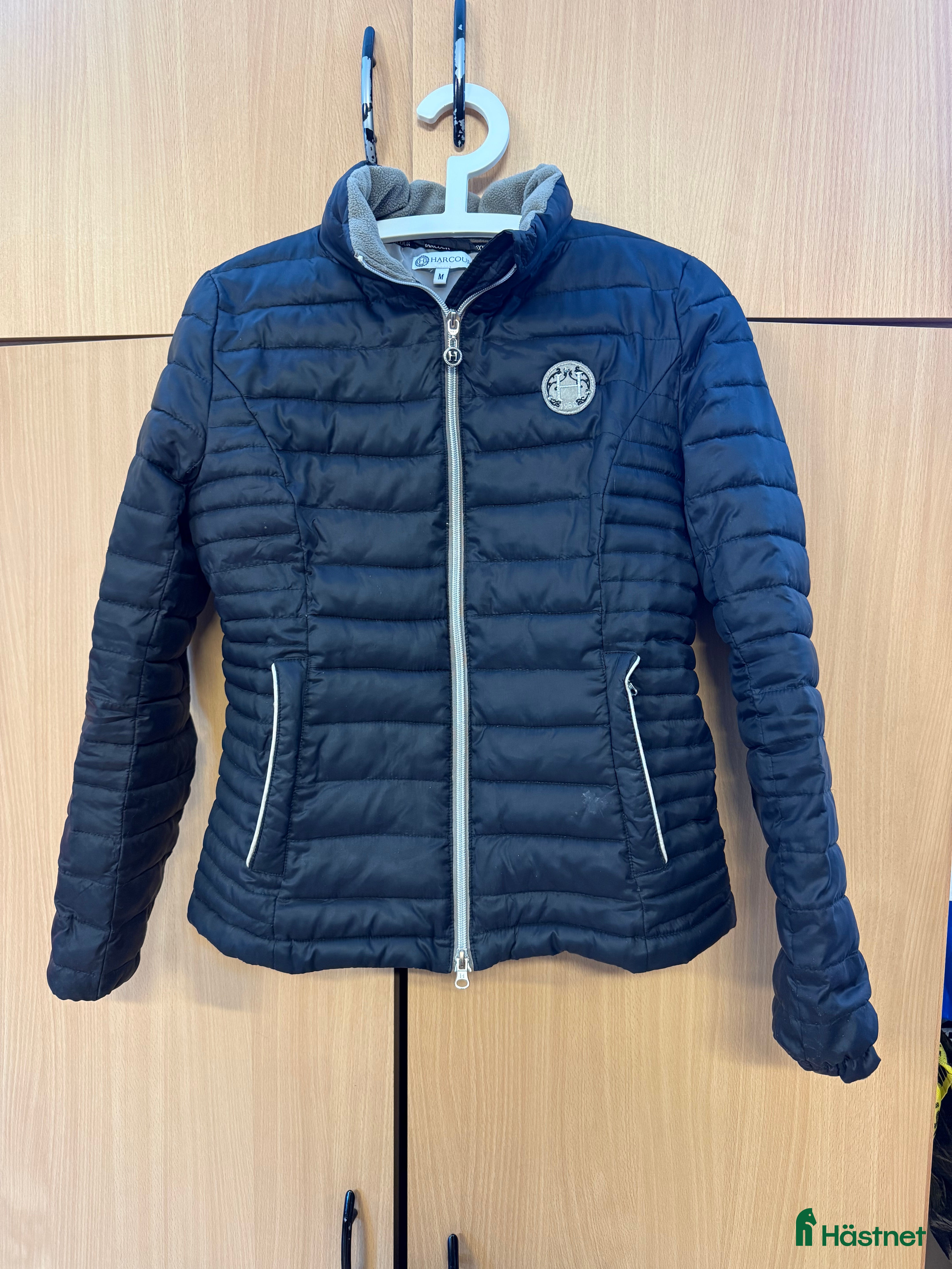 Jackor & Kavajer ryttarutrustning till salu: Varm lättviktsjacka  i Vendelsö - Annons 20