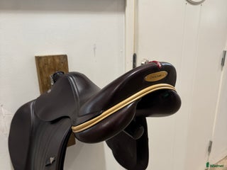 Sadlar hästutrustning till salu: Supersnygg unik equipe sadel i Kungsbacka - Annons 3