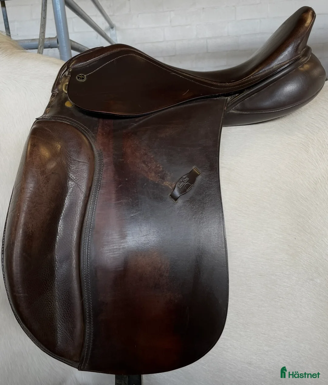 Sadlar hästutrustning till salu: 2 Sadlar säljes - Annons 2