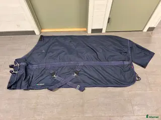 Täcken hästutrustning Equiline innetäcke 135 - Annons 1