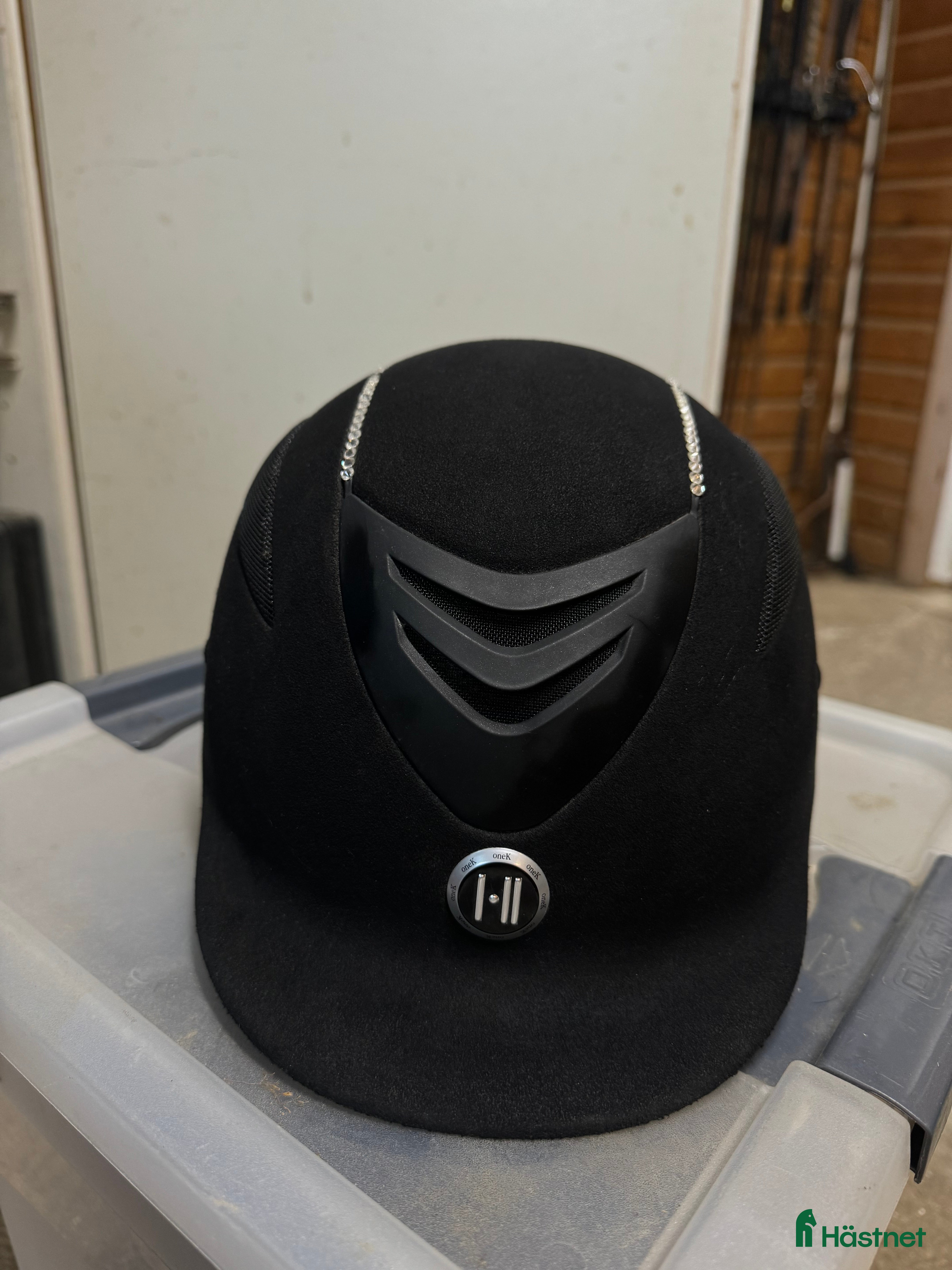 Hjälmar ryttarutrustning till salu: Onek hjälm  i Bispgården - Annons 1