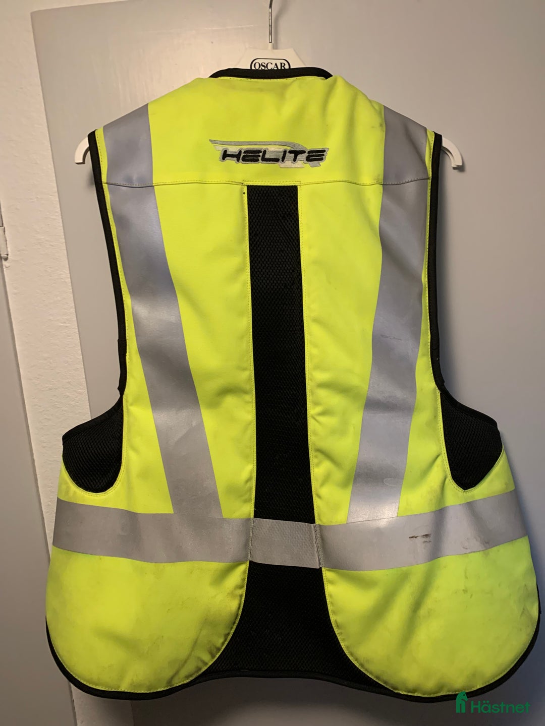 Säkerhetsvästar ryttarutrustning till salu: Säkerhetsväst Helite airbag i Kristianstad - Annons 2