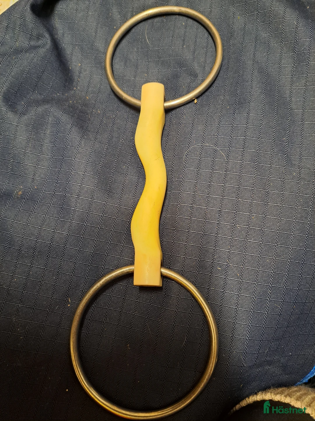 Bett hästutrustning till salu: Anatomiskt gummibett från Winderen - Annons 3