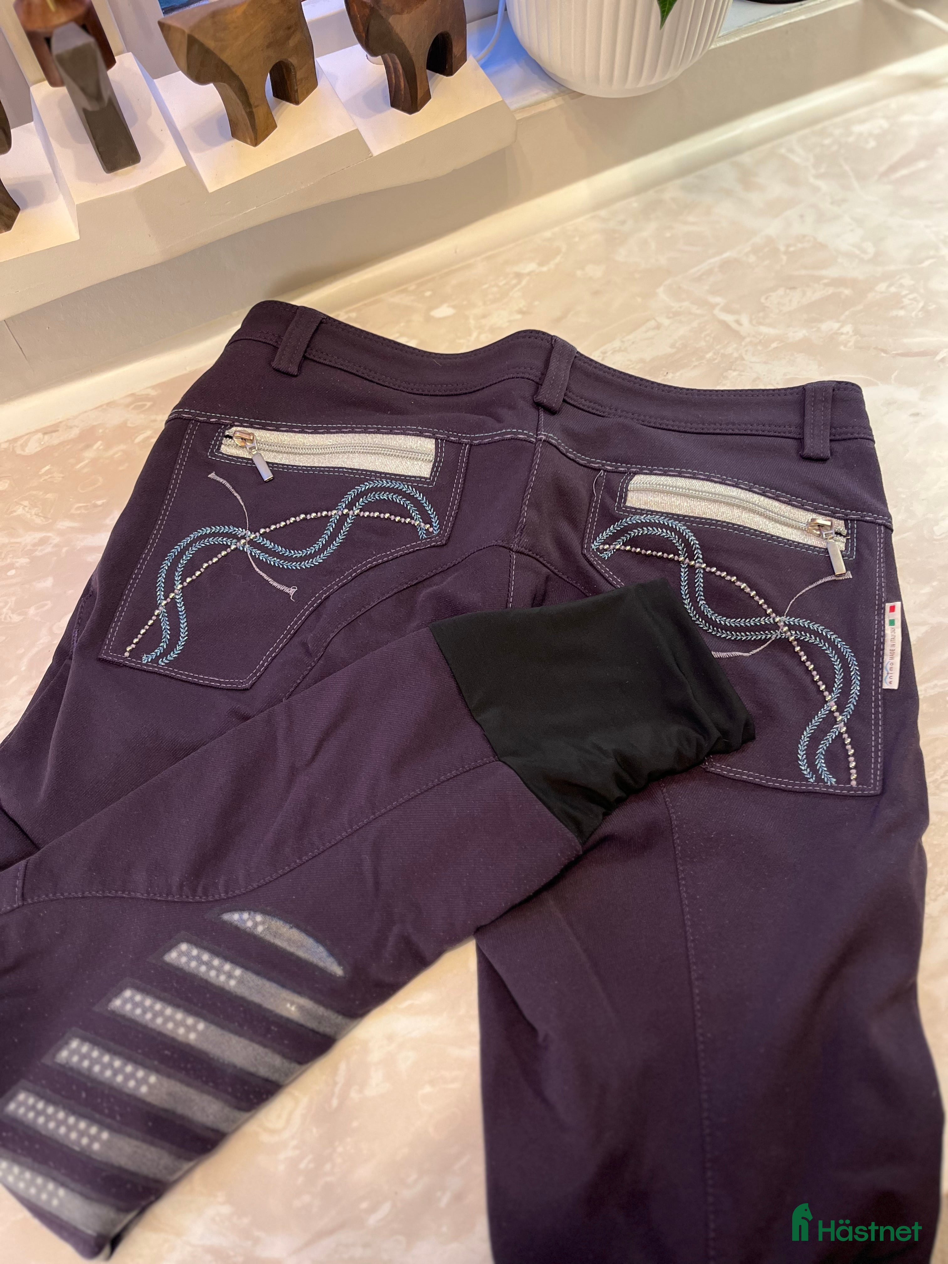 Ridbyxor ryttarutrustning till salu: RIDBYXOR MED BLING FRÅN ANIMO! i Stånga - Annons 5