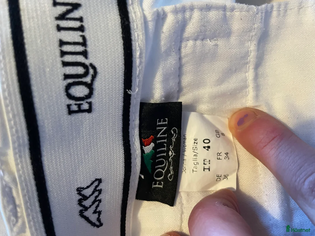 Ridbyxor ryttarutrustning till salu: Vita ridbyxor med snygga svarta detaljer i Rättvik - Annons 4