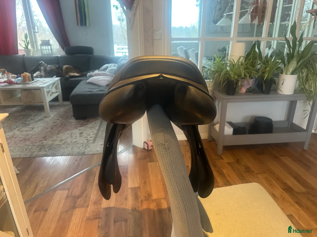 Sadlar hästutrustning till salu: Equipe expression 17” i Kosta - Annons 5