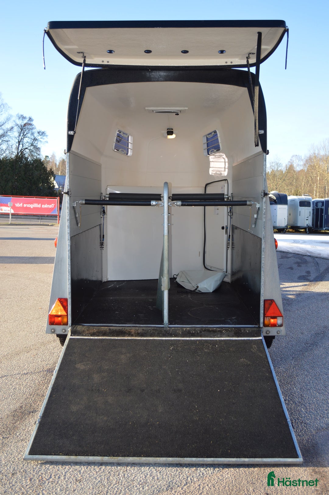 Hästtransporter  fordon & transport till salu: Thiel Primus Alu Sadelkammare Totalvikt 1500kg i Kvicksund - Annons 4