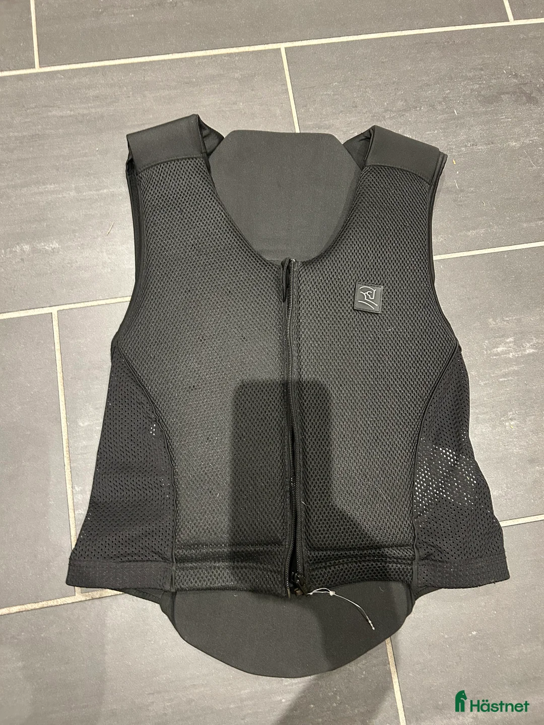 Säkerhetsvästar ryttarutrustning till salu: Fint ryggskydd level 2 i Kungälv - Annons 1