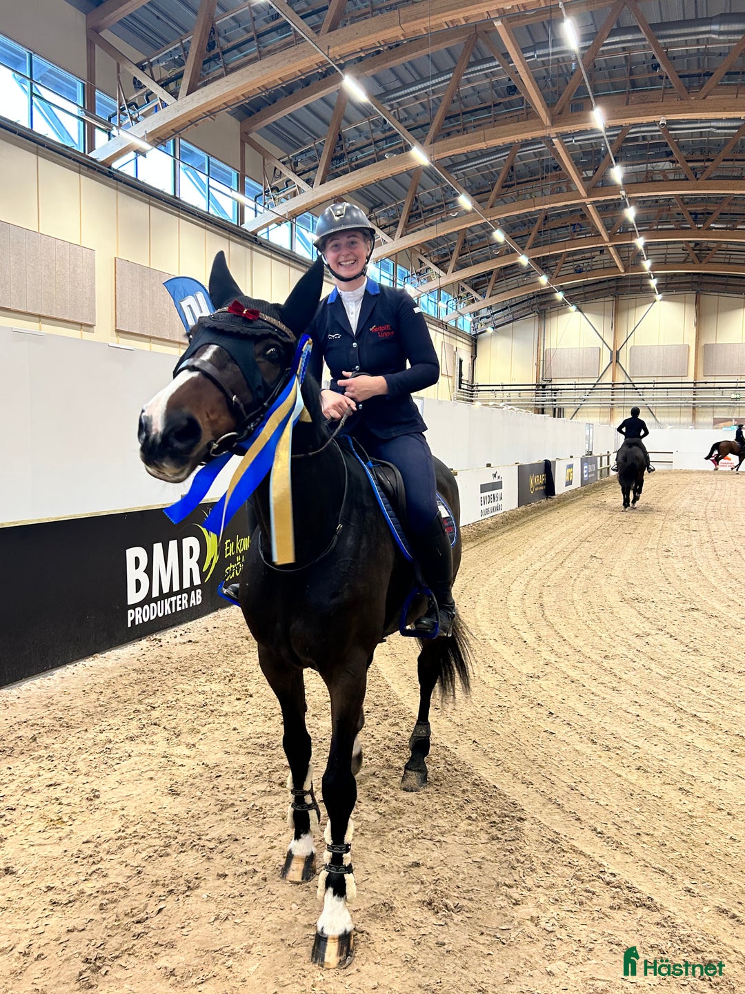 Galleribild {{count}}