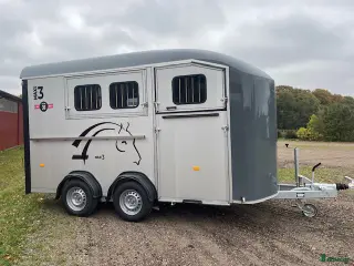 Hästtransporter fordon & transport till salu: Nyinkommet! Maxi 3 med extrautr i Hjärnarp - Annons 2