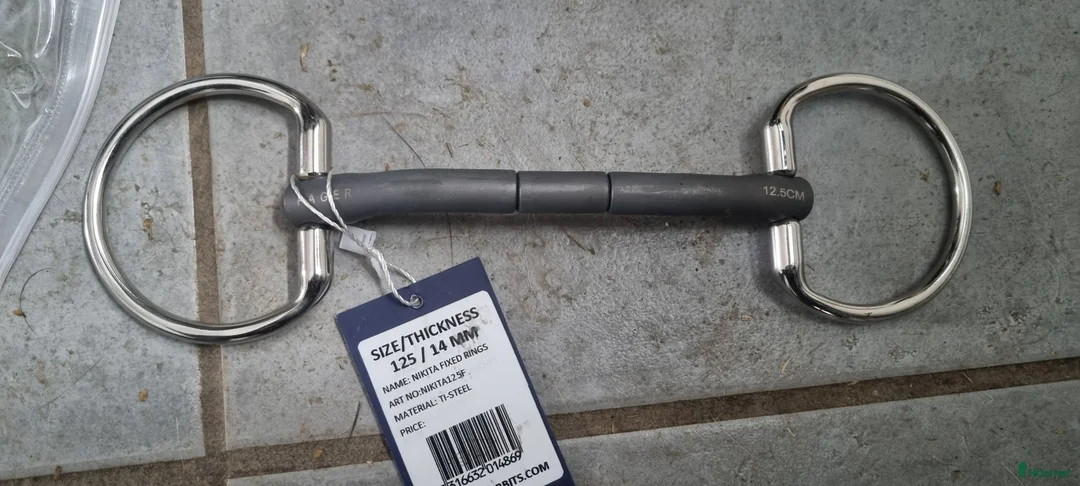 Bett hästutrustning till salu: Fager Nikita rakt tredelat bett stl 12.5 - Annons 1