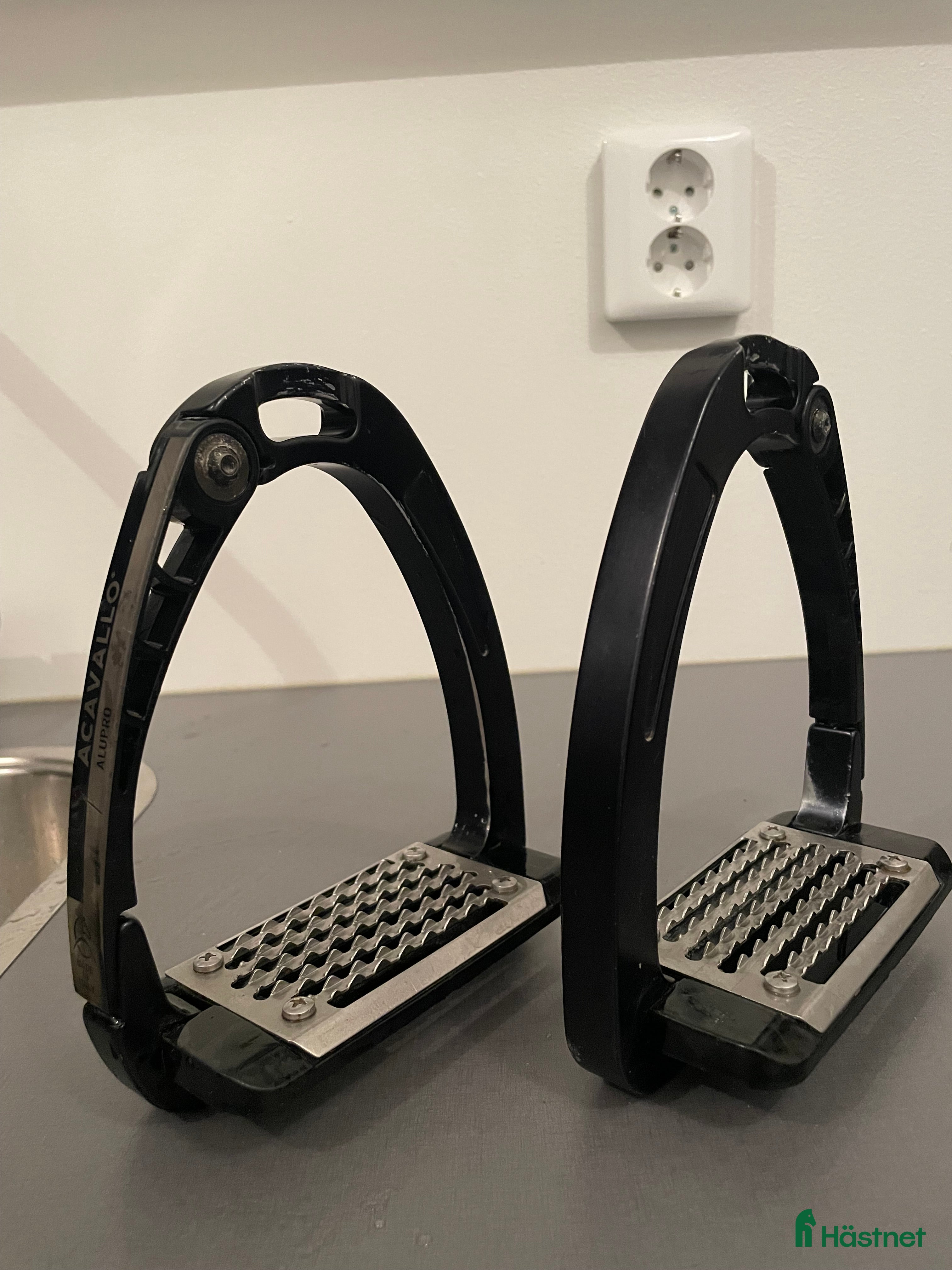 Stigbyglar hästutrustning till salu: Stigbyglar AluPro stigbyglar i Västerås - Annons 2
