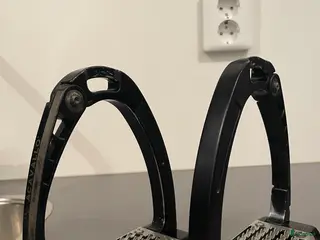 Stigbyglar hästutrustning Stigbyglar AluPro stigbyglar i Västerås - Annons 3