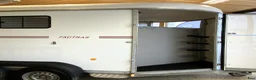 Hästtransporter  fordon & transport till salu: Fautras Oblic+2 diagonallastad 2021 - Annons 2