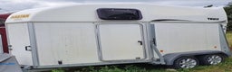 Hästtransporter  fordon & transport till salu: Thule Royal 135 i Krylbo - Annons 1