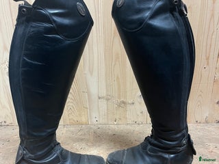 Ridstövlar ryttarutrustning till salu: NYPRIS 8000 i Flyinge - Annons 11