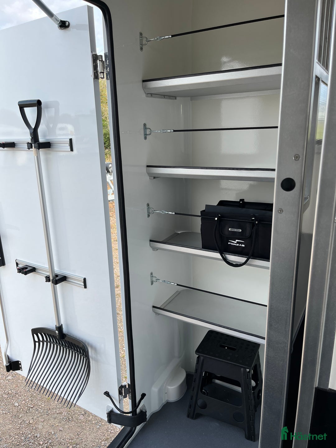 Hästlastbilar  fordon & transport till salu: ForzabEQV5 stuteri Nu bjuder vi på skatten i 36mån i Klippan - Annons 14