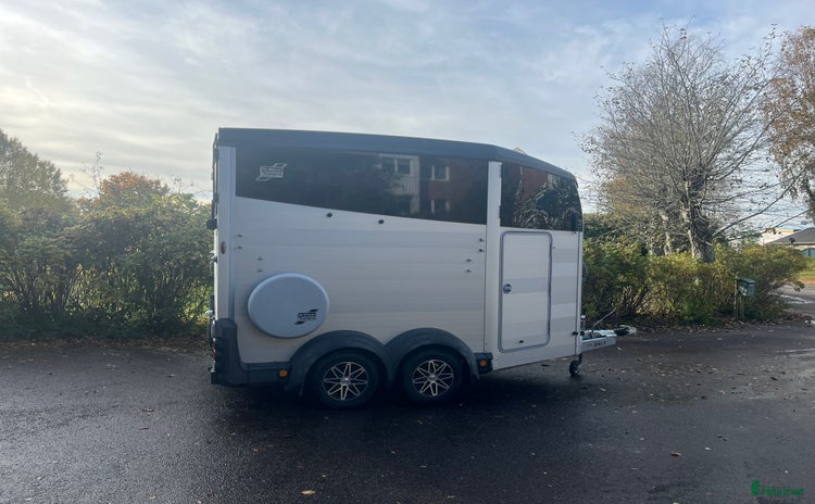 Hästtransporter  fordon & transport till salu i Slöinge - Annons 12