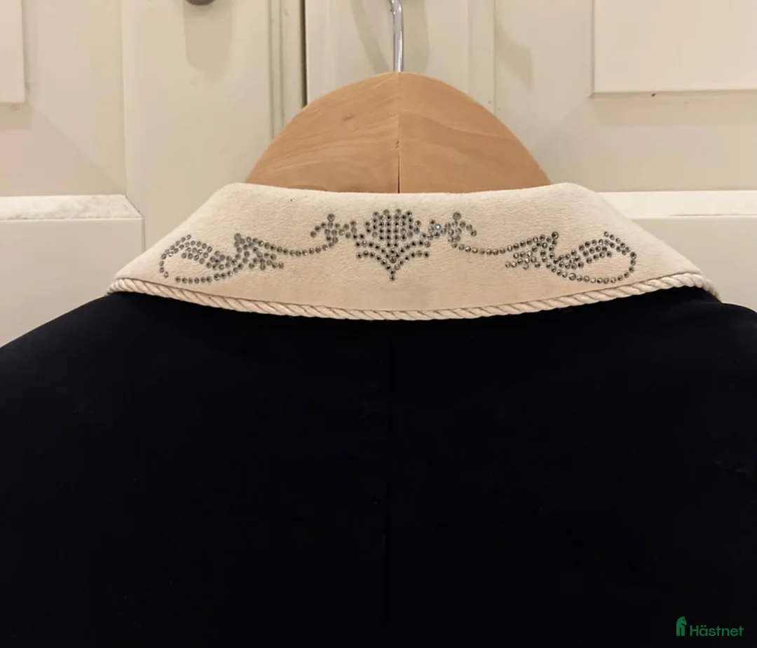 Jackor & Kavajer ryttarutrustning till salu: Equiline x-cool kavaj med bling i Vallentuna - Annons 5