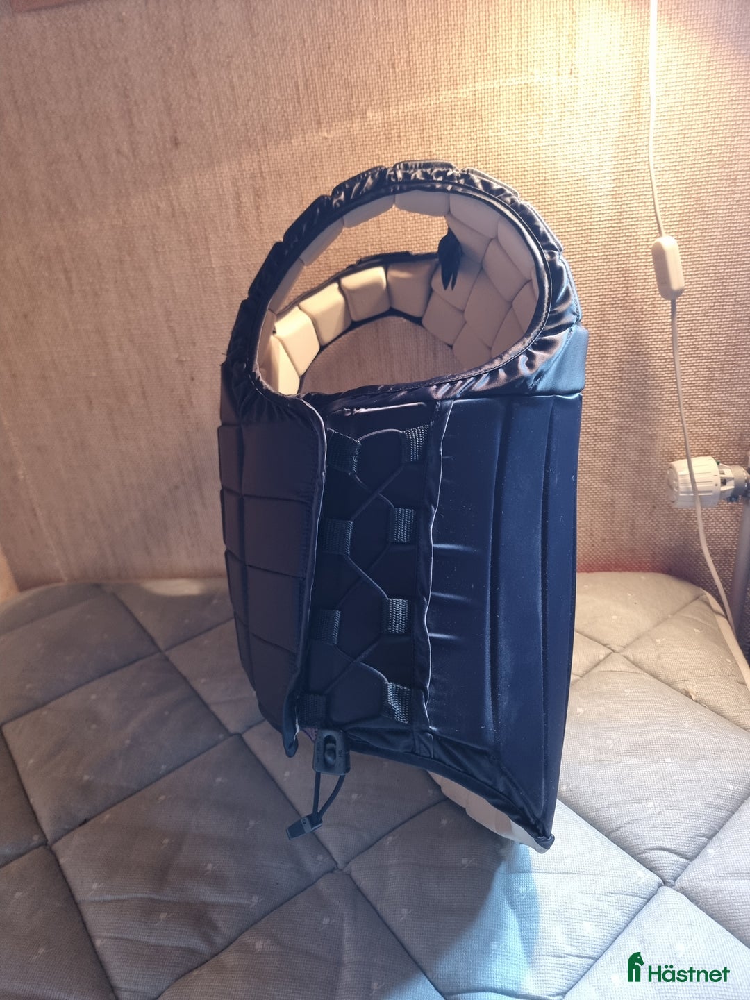 Säkerhetsvästar ryttarutrustning till salu: Racesafe Adult M Regular i Knäred - Annons 2