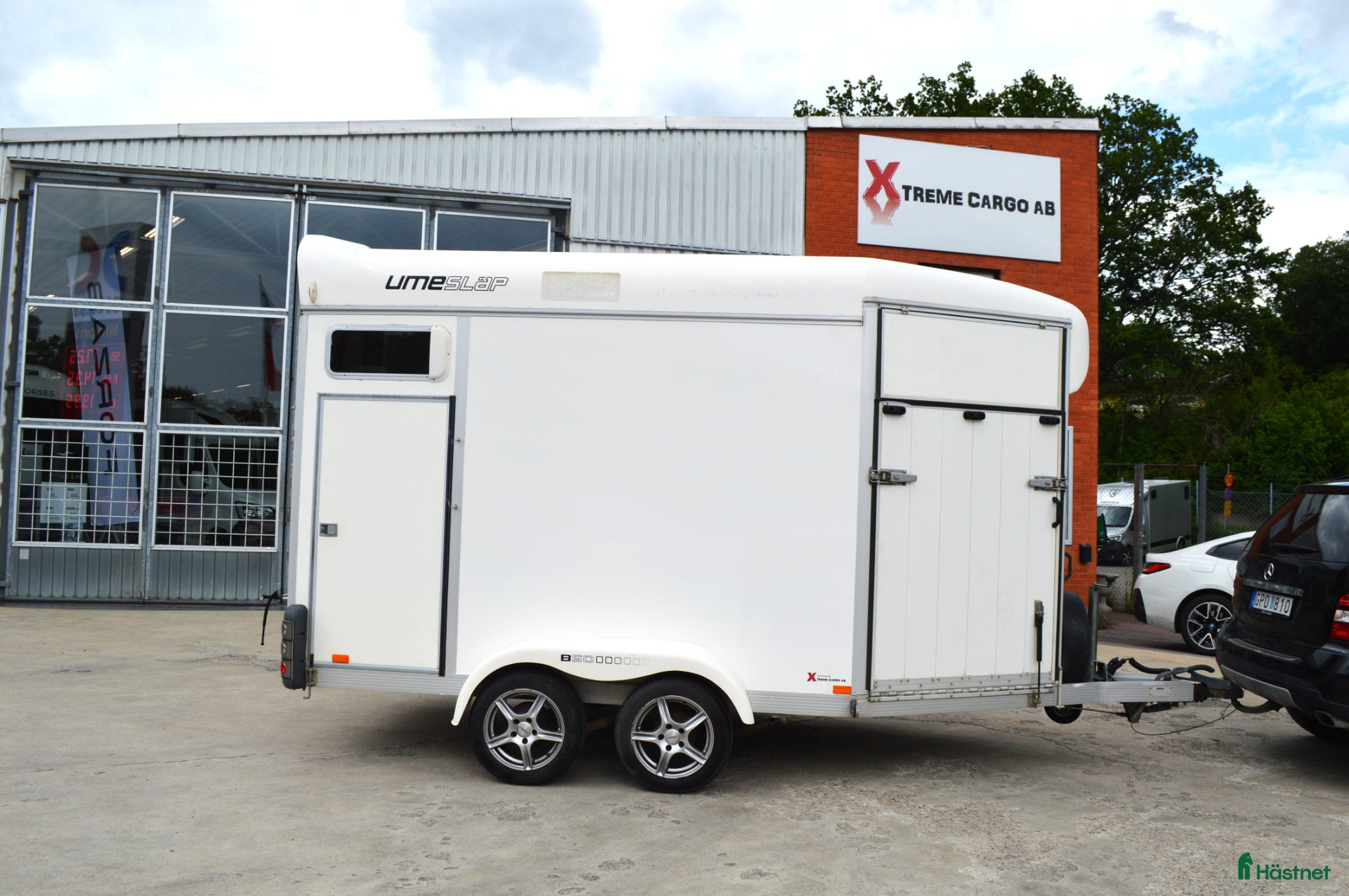 Hästtransporter  fordon & transport till salu: Umesläpet BB50 2013 Totalvikt 1990kg   - Annons 2