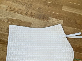 Schabrak & Vojlockar hästutrustning till salu: Vitt schabrak - Annons 5