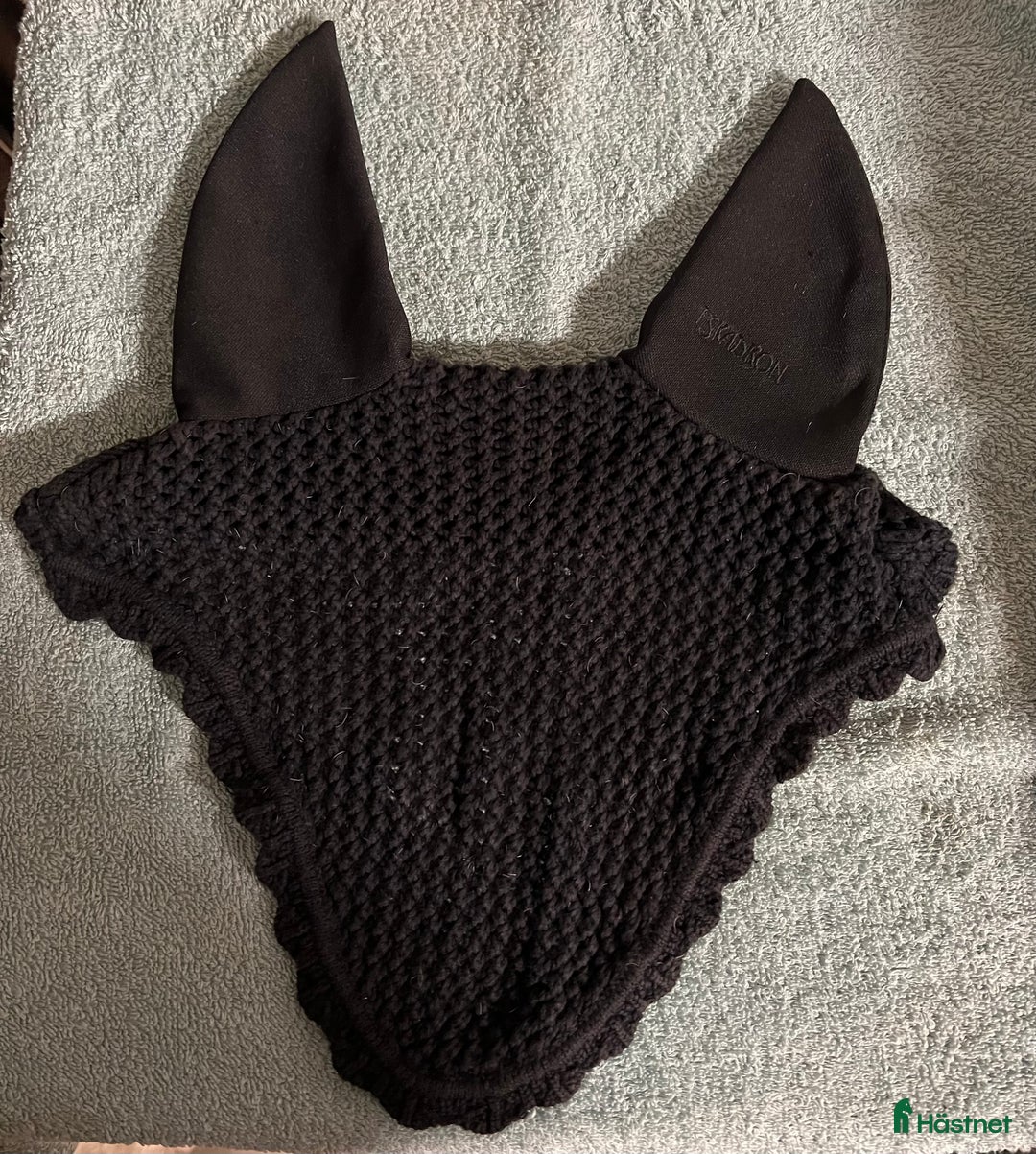 Övrig Hästutrustning hästutrustning till salu: Eskadron luva i Eskilstuna - Annons 1