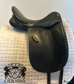 Sadlar hästutrustning Dressyrsadel Wellington 17" - Annons 6