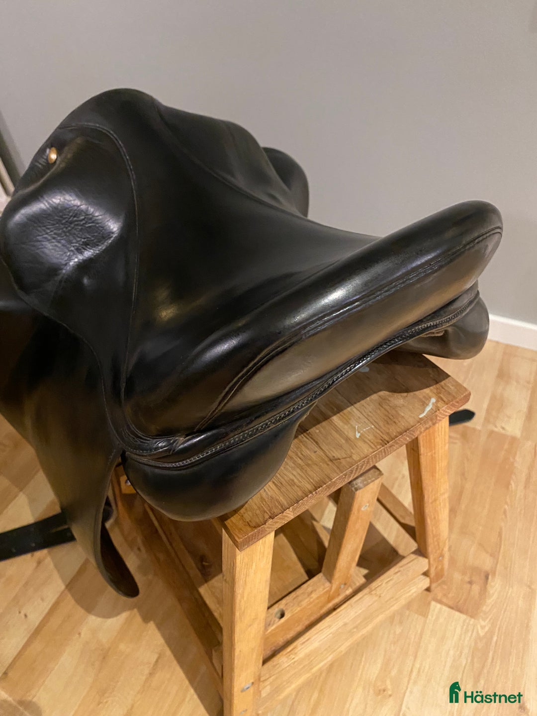 Sadlar hästutrustning till salu: Draupnir 17,5 i fint skick  i Motala - Annons 9