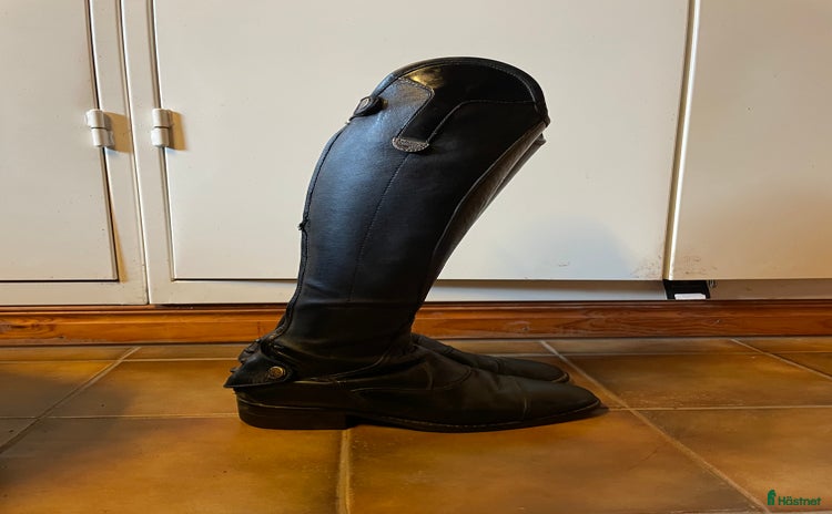 Ridstövlar ryttarutrustning till salu i Björköby - Annons 15