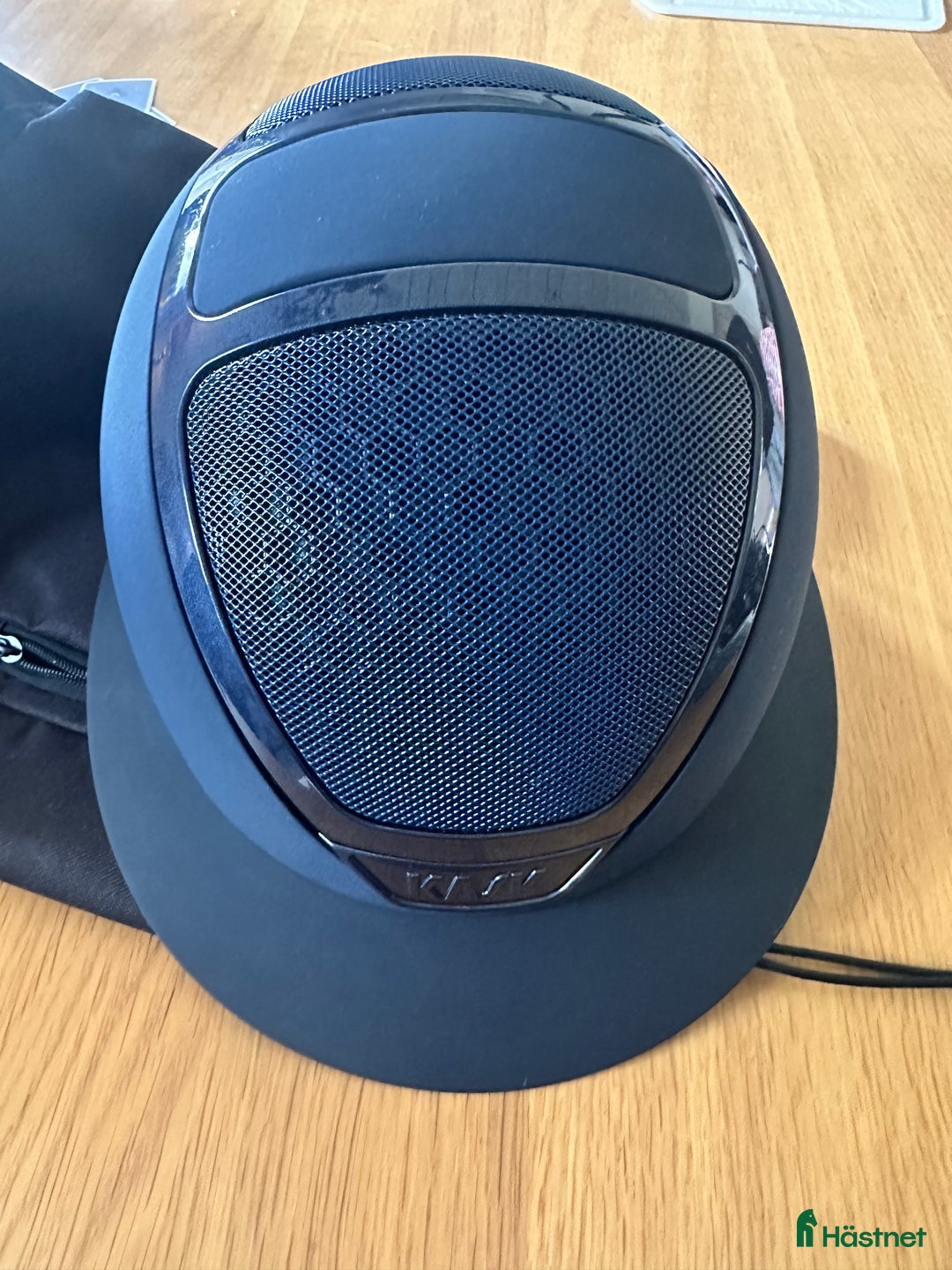 Hjälmar ryttarutrustning till salu: Fin Kask hjälm i Enskede - Annons 2