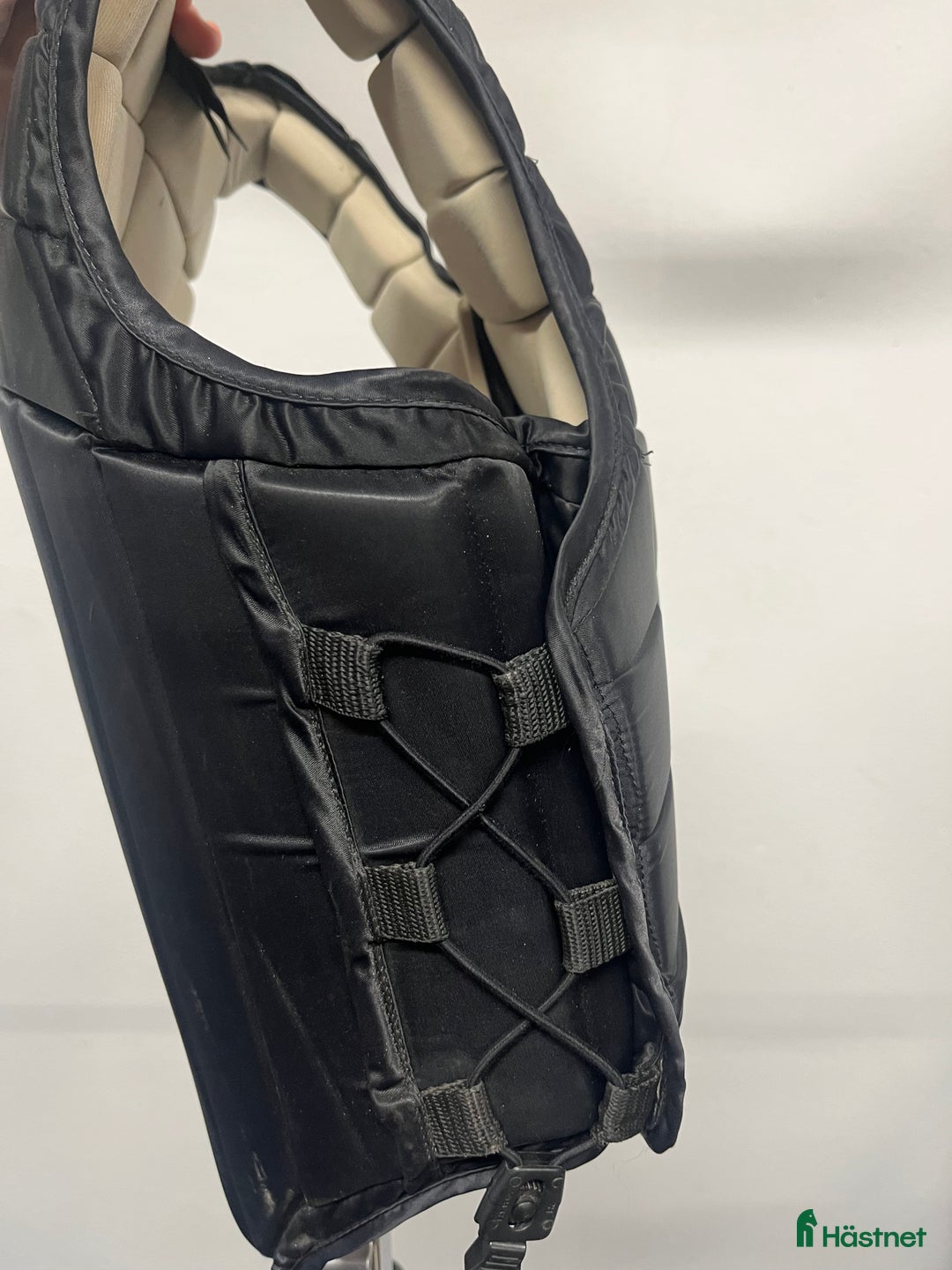 Säkerhetsvästar ryttarutrustning till salu: Racesafe väst i Fagerfjäll - Annons 2