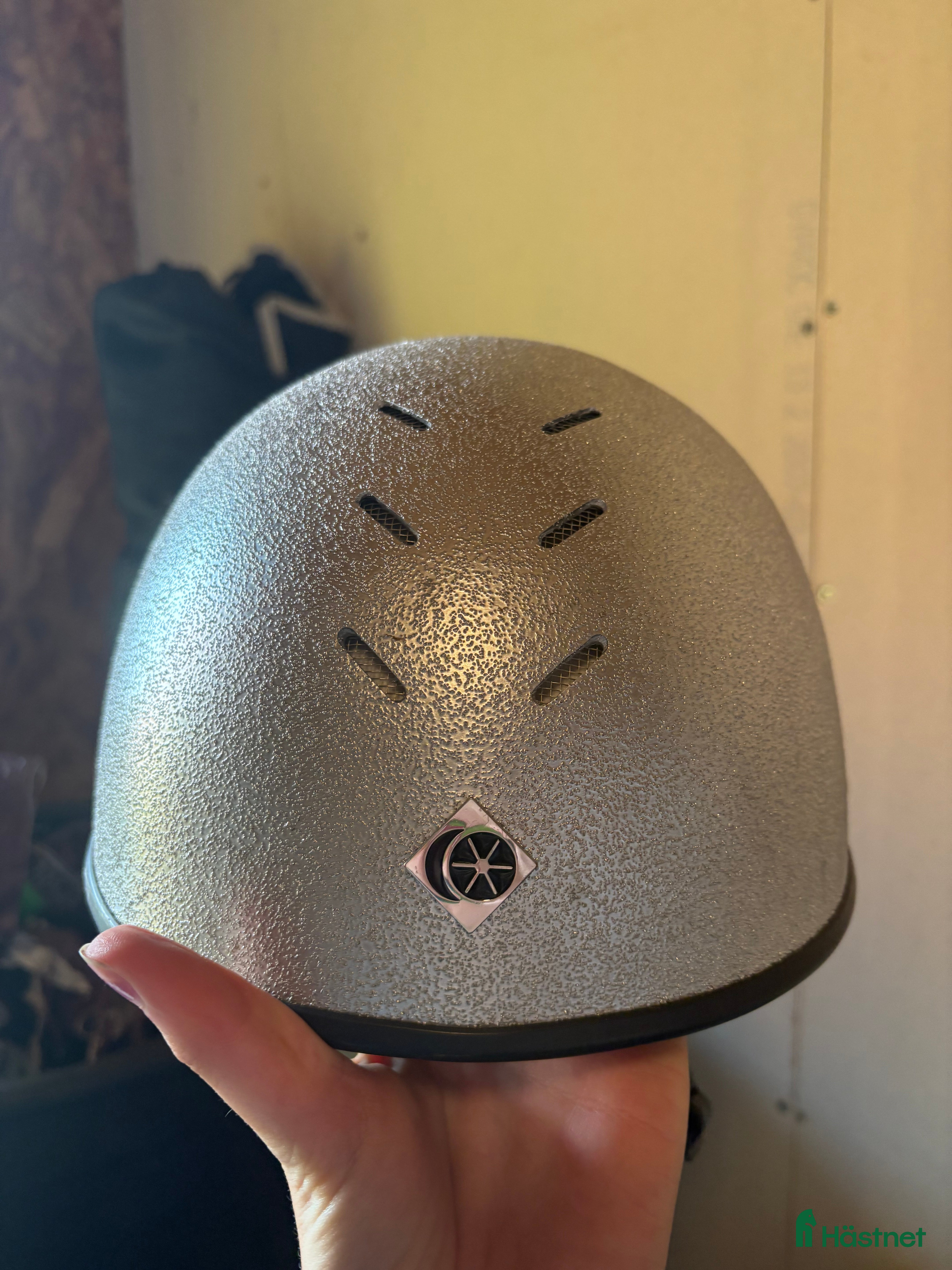 Hjälmar ryttarutrustning till salu: Fälttävlanshjälm i Västerås - Annons 20