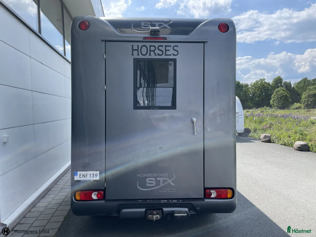 Hästlastbilar  fordon & transport till salu: Hästlastbil 3 sits  - Annons 2