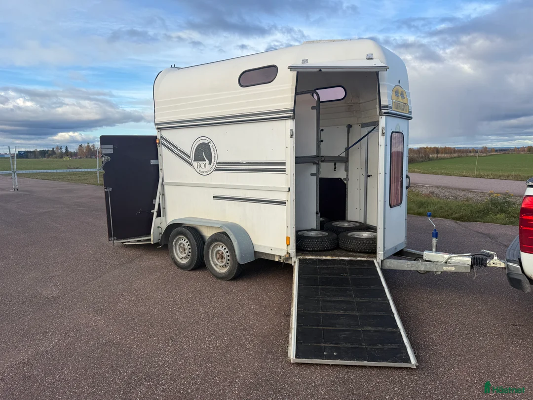 Hästtransporter  fordon & transport till salu: Boj 220EH - fronturlastning! i Borlänge - Annons 1
