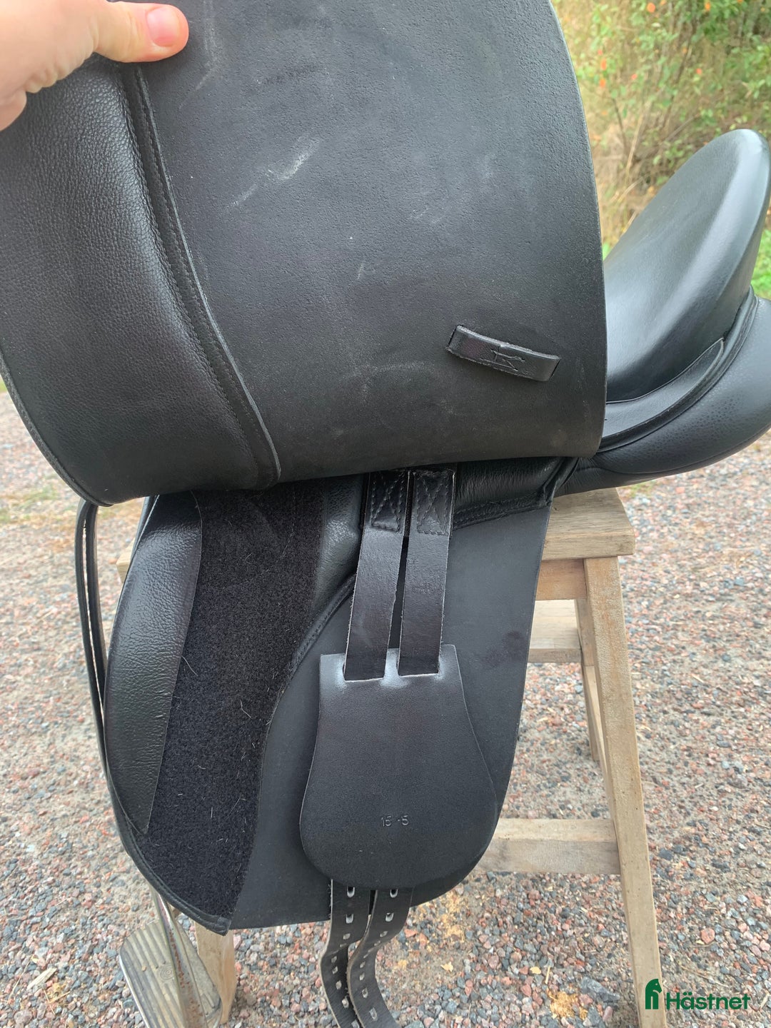 Sadlar hästutrustning till salu: Dressyrsadel säljes i Norsholm - Annons 3